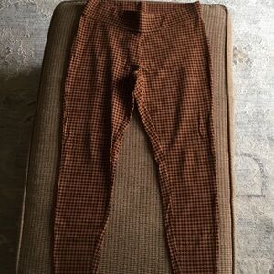 Lands' End Butterscotch and Black Houndstooth leggings. Wide waistband.